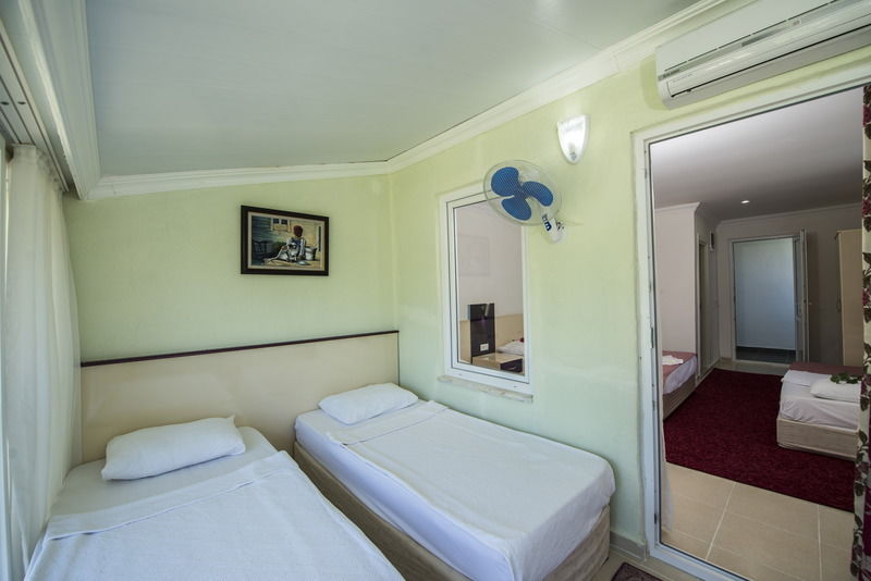 Hotel Elis
